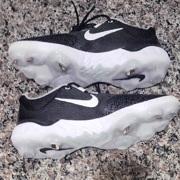 Alpha Huarache Elite 4 Low - Picture 3 of 12